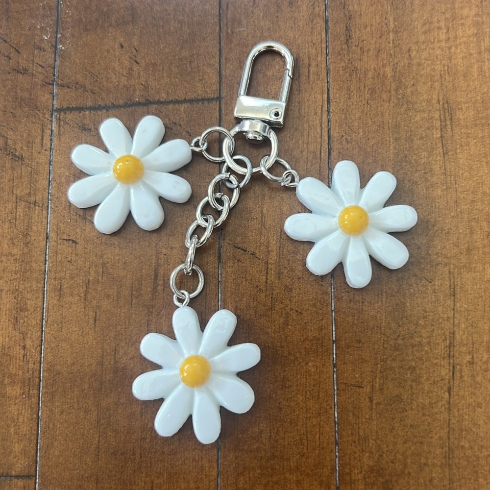 Daisy Flower Bag charm, Keychain Charm